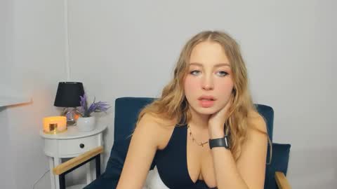 noahpretty online show from 10/28/25, 04:31