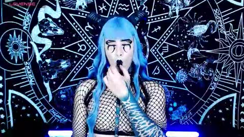 caroline online show from 10/09/25, 01:03