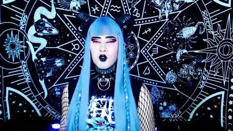 caroline online show from 11/12/25, 12:55