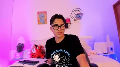 noha_natan online show from 10/19/25, 12:06