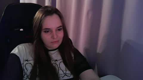 noir_ember_ online show from 09/19/25, 10:27