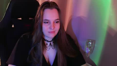 noir_ember_ online show from 10/29/25, 01:46