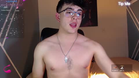 Snapshot of nolan_twink chatting on 12/01/24, 08:42 Nolan online show from 12/01/24, 08:42