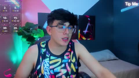 Snapshot of nolan_twink chatting on 12/04/24, 11:46 Nolan online show from 12/04/24, 11:46