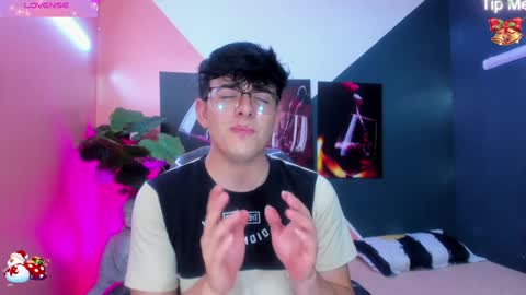 Snapshot of nolan_twink chatting on 12/13/24, 10:51 Nolan online show from 12/13/24, 10:51