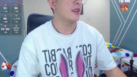 Snapshot of nolan_twink chatting on 12/15/24, 06:26 Nolan online show from 12/15/24, 06:26
