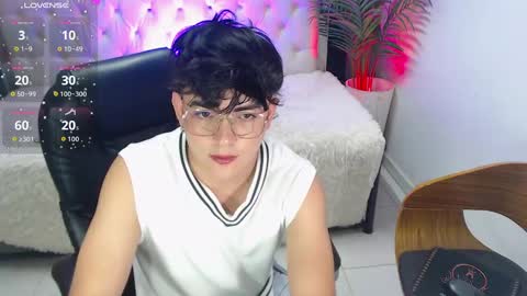 Snapshot of nolan_twink chatting on 09/10/25, 06:08 Nolan online show from 09/10/25, 06:08