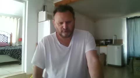 Snapshot of nollie244 chatting on 09/10/25, 08:25 Nollie online show from 09/10/25, 08:25