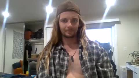 Snapshot of nomadicouple chatting on 10/28/25, 12:58 nomadicouple online show from 10/28/25, 12:58