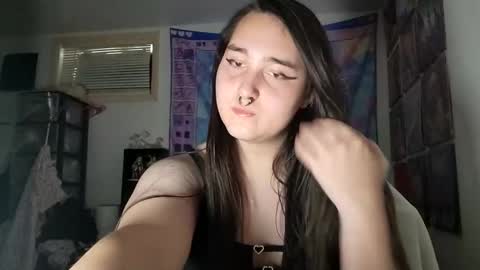 Snapshot of nonbinarybeauty20 chatting on 02/15/25, 08:54 nonbinarybeauty20 online show from 02/15/25, 08:54