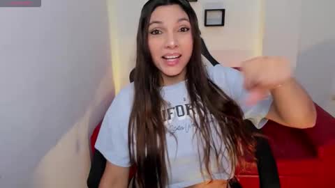 Nora online show from 11/08/25, 04:45