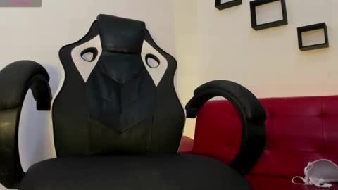 Nora online show from 11/19/25, 04:45