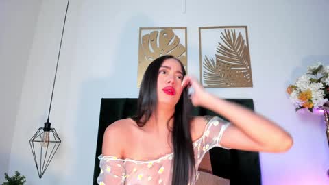 Snapshot of nora_dasilva chatting on 02/04/25, 01:02 Nora Da Silva online show from 02/04/25, 01:02