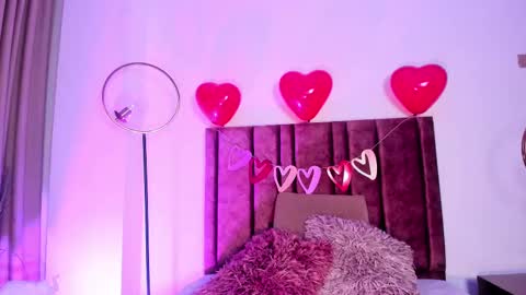 Snapshot of nora_dasilva chatting on 02/15/25, 12:48 Nora Da Silva online show from 02/15/25, 12:48