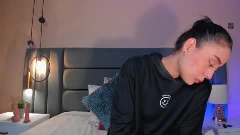 Nora Da Silva online show from 10/16/25, 12:33