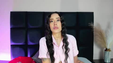 Nora Da Silva online show from 10/18/25, 12:35