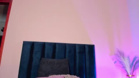 Nora Da Silva online show from 10/22/25, 12:33