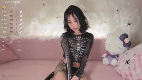 eva online show from 10/30/25, 12:50