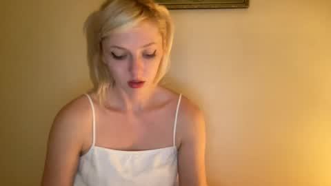 Snapshot of noscandal chatting on 09/14/25, 03:05 noscandal online show from 09/14/25, 03:05