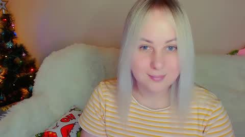 Snapshot of not_nakedcat chatting on 12/20/24, 06:02 hi glad to chat online show from 12/20/24, 06:02