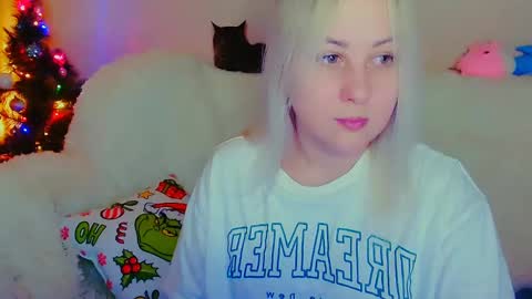 Snapshot of not_nakedcat chatting on 12/23/24, 08:47 hi glad to chat online show from 12/23/24, 08:47
