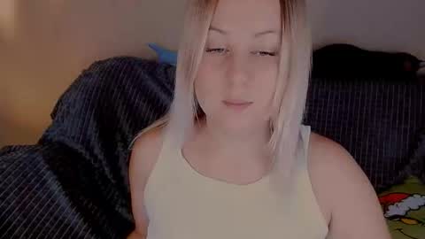 Snapshot of not_nakedcat chatting on 09/25/25, 07:23 hi glad to chat online show from 09/25/25, 07:23