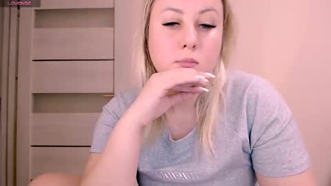 hi glad to chat online show from 11/09/25, 02:04