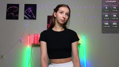 Snapshot of not_yourtoy chatting on 12/13/24, 02:16 Hello My name is Helene NTMU Finger up if u like what u see online show from 12/13/24, 02:16