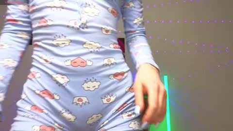 Snapshot of not_yourtoy chatting on 01/16/25, 02:08 Hello My name is Helene NTMU Finger up if u like what u see online show from 01/16/25, 02:08