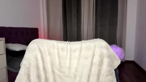 Snapshot of notamericanpie23 chatting on 11/04/25, 02:21 Tina online show from 11/04/25, 02:21