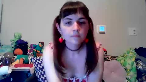 Snapshot of notchocomilky chatting on 11/01/25, 01:07 Milk online show from 11/01/25, 01:07