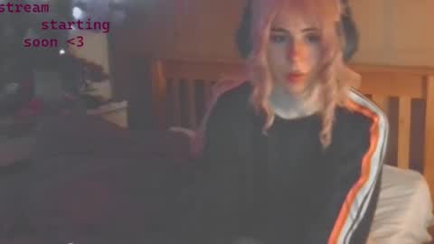 Lucy online show from 10/10/25, 01:04