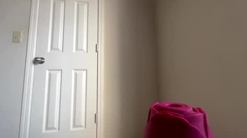 notyourkitty00 online show from 09/26/25, 10:03