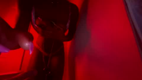 notyourkitty00 online show from 10/21/25, 12:00