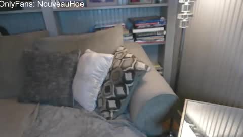 Snapshot of nouveauho3 chatting on 11/22/25, 05:06 Nouveauho3 online show from 11/22/25, 05:06