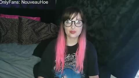 Snapshot of nouveauho3 chatting on 12/02/25, 02:39 Nouveauho3 online show from 12/02/25, 02:39