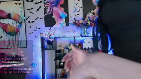 Snapshot of novaharper chatting on 10/07/25, 09:12 Nova Harper online show from 10/07/25, 09:12