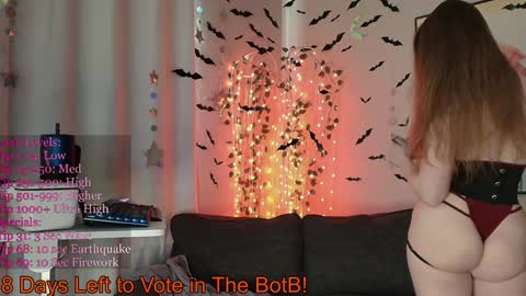 Snapshot of novaharper chatting on 10/23/25, 09:13 Nova Harper online show from 10/23/25, 09:13