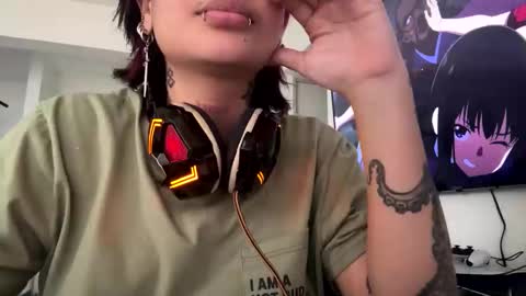 Snapshot of noxarcanee chatting on 02/09/25, 10:43 Goth Darling online show from 02/09/25, 10:43