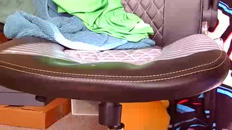 Snapshot of ntl11 chatting on 10/19/25, 05:57 ntl11 online show from 10/19/25, 05:57