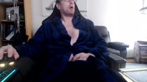 nursefan online show from 11/02/25, 10:17