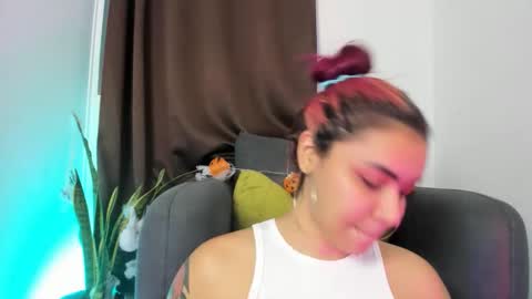 Nia online show from 10/17/25, 12:14