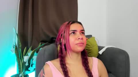 Nia online show from 10/20/25, 02:01