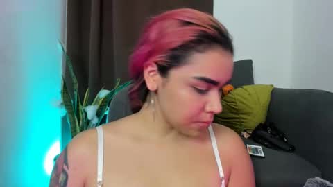 Nia online show from 10/31/25, 03:07