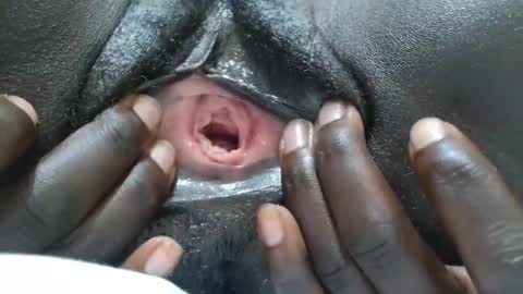 nyashkit online show from 11/10/25, 10:20