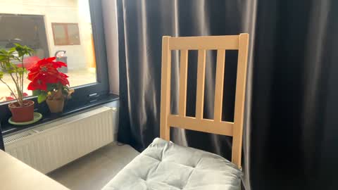 Nicol online show from 10/21/25, 07:09