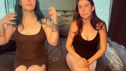 Snapshot of nympharabelle chatting on 10/18/25, 06:37 Creamy Grapefruit online show from 10/18/25, 06:37