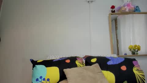 Snapshot of nyusha619933 chatting on 10/27/25, 08:46 Laura nyu online show from 10/27/25, 08:46