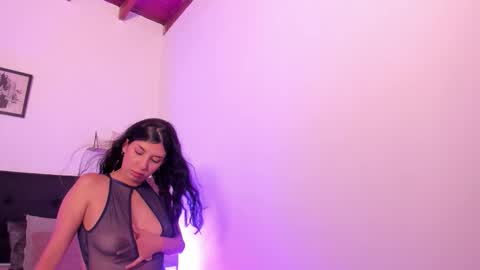 nyxa_ online show from 10/22/25, 09:03