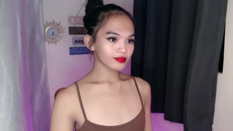 Snapshot of nyxie_fox69 chatting on 11/18/25, 08:24 ITS ME NYXIEE online show from 11/18/25, 08:24